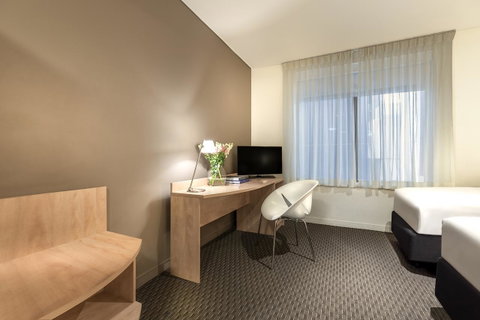 Ibis Melbourne Hotel And Apartments - Kawana Tourism 9