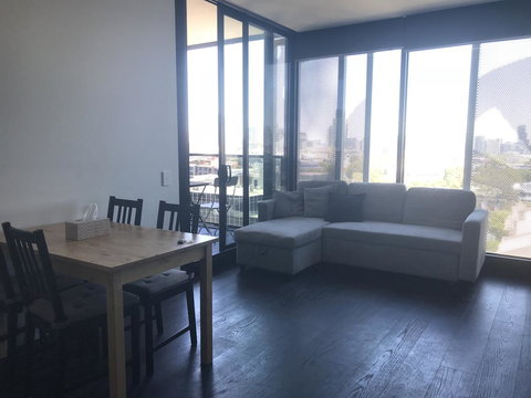 Mel-Uni Village - Kawana Tourism 6