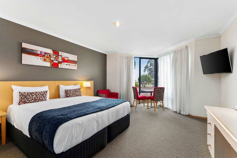 Quality Inn & Suites Traralgon - Kawana Tourism 3