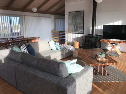 Sunsets On Martyrs Luxury Coastal Beach House Peterborough - Kawana Tourism 10