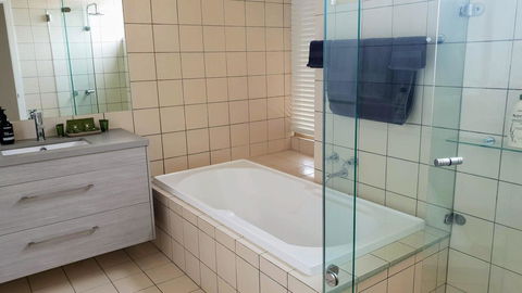 Number 9 Leisure Stay - Kawana Tourism 12