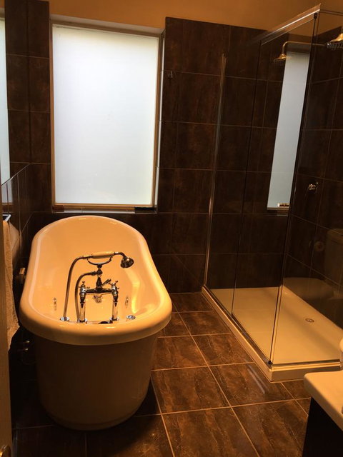 Little River Bed And Breakfast - Kawana Tourism 12