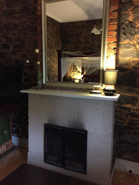 Little River Bed And Breakfast - Kawana Tourism 11