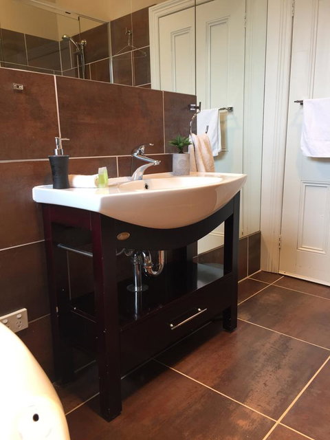 Little River Bed And Breakfast - Kawana Tourism 26