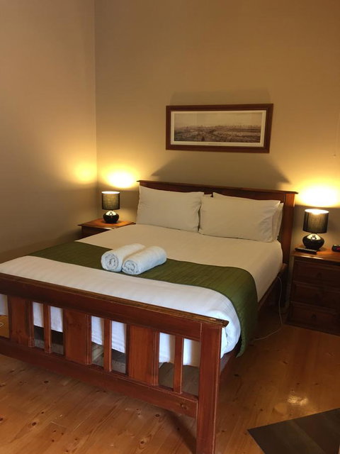 Little River Bed And Breakfast - Kawana Tourism 15