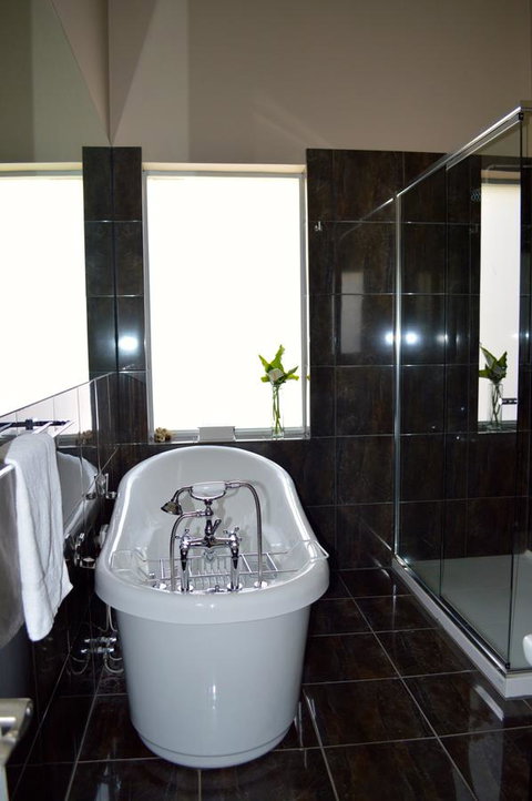 Little River Bed And Breakfast - Kawana Tourism 32