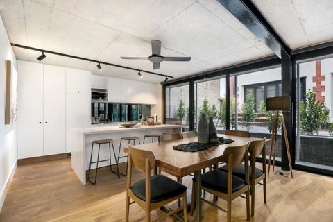 Stylish Apartment In Unique Church Development - Kawana Tourism 8