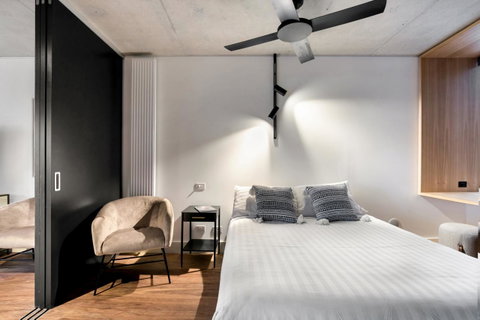 Stylish Apartment In Unique Church Development - Kawana Tourism 2