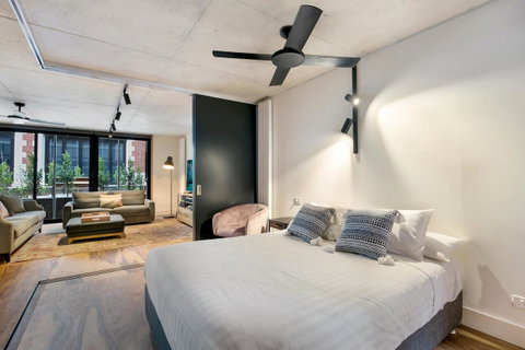 Stylish Apartment In Unique Church Development - Kawana Tourism 10
