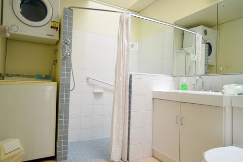 Executive Hideaway - Kawana Tourism 2