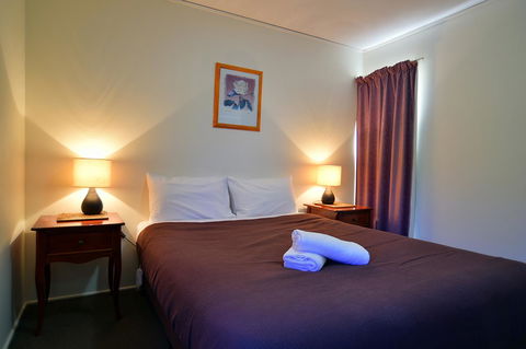 Executive Hideaway - Kawana Tourism 30