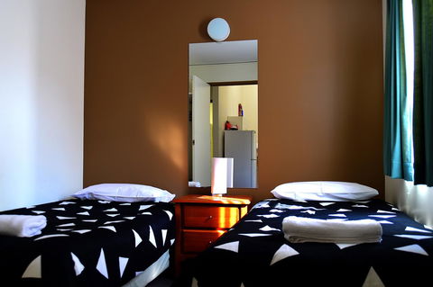 Executive Hideaway - Kawana Tourism 5