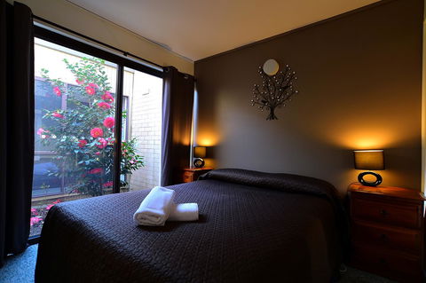 Executive Hideaway - Kawana Tourism 21