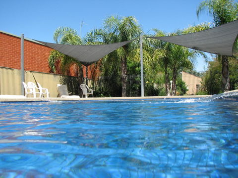 Executive Hideaway - Kawana Tourism 0