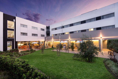 Atura Dandenong - Kawana Tourism 21