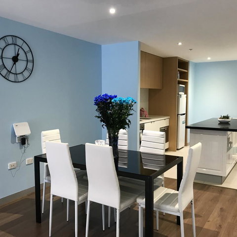Stunning Home In Melbourne CBD - Kawana Tourism 4