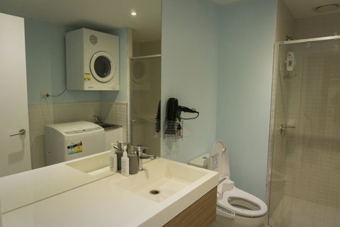 Stunning Home In Melbourne CBD - Kawana Tourism 10