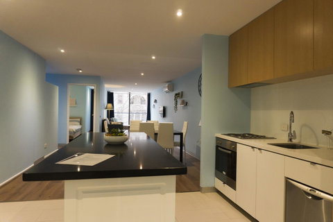 Stunning Home In Melbourne CBD - Kawana Tourism 8