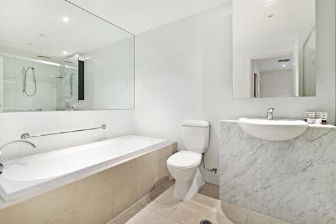 ULTIQA Little Collins (located At The Hero Apartment Building) - Kawana Tourism 27