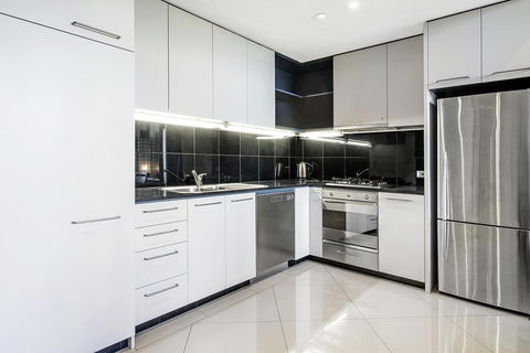 ULTIQA Little Collins (located At The Hero Apartment Building) - Kawana Tourism 3