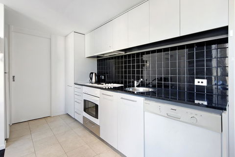 ULTIQA Little Collins (located At The Hero Apartment Building) - Kawana Tourism 24