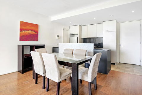 ULTIQA Little Collins (located At The Hero Apartment Building) - Kawana Tourism 17
