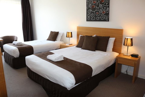 Bairnsdale International - Kawana Tourism 12