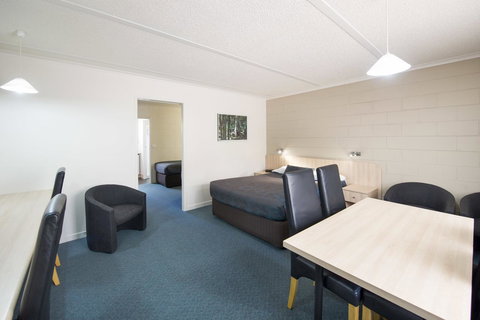 Box Hill Motel - Kawana Tourism 1