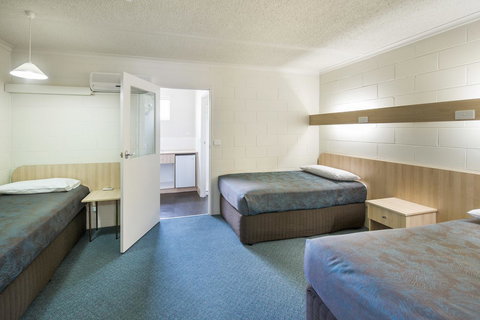 Box Hill Motel - Kawana Tourism 10