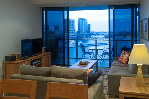 Accent Accommodation@Docklands - Kawana Tourism 6
