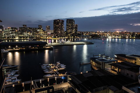 Accent Accommodation@Docklands - Kawana Tourism 0