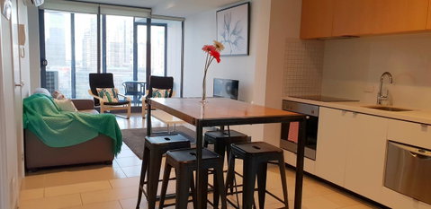 Trendy City Pad Melbourne - Kawana Tourism 9