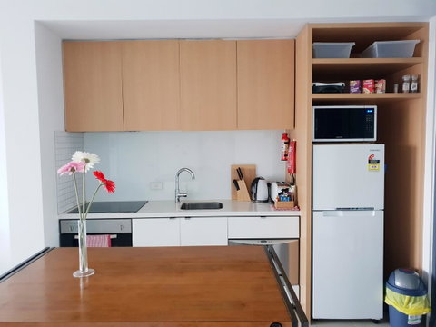 Trendy City Pad Melbourne - Kawana Tourism 7