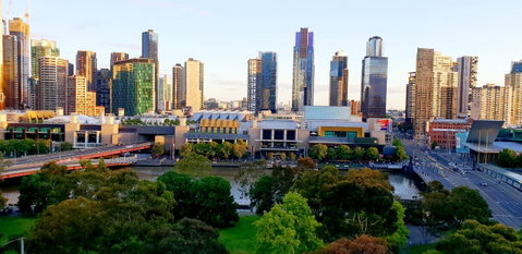 Trendy City Pad Melbourne - Kawana Tourism 0