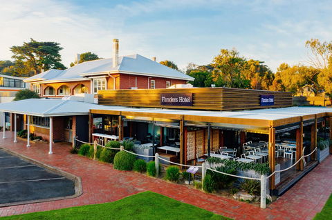 Quarters At Flinders Hotel - Kawana Tourism 1