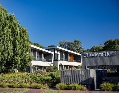 Quarters At Flinders Hotel - Kawana Tourism 5