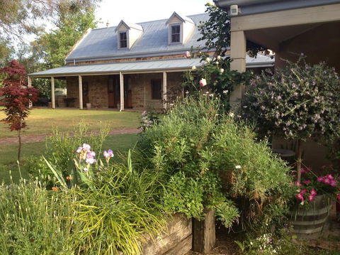 The Coach House On River And Park - Kawana Tourism 0