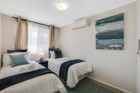 The Cowhide Cabin - Comfy, Family Friendly Stays In Toowoomba - Kawana Tourism 3