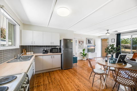 The Cowhide Cabin - Comfy, Family Friendly Stays In Toowoomba - Kawana Tourism 2