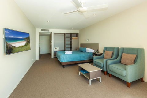The Dorsal Boutique Hotel - Kawana Tourism 3