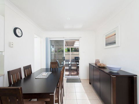 The Fingie @ Fingal Bay - Kawana Tourism 1