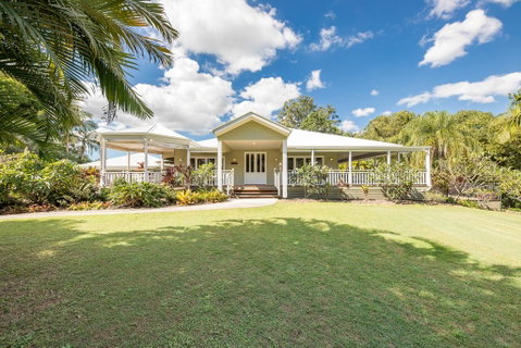 The Frangipani Farm - Kawana Tourism 1