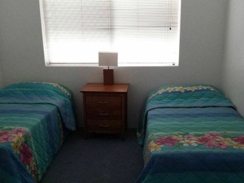 The Headlands 10 - 2 BDRM Apt Across From Alex Beach - Kawana Tourism 1