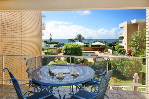 The Headlands Apartments - Kawana Tourism 3