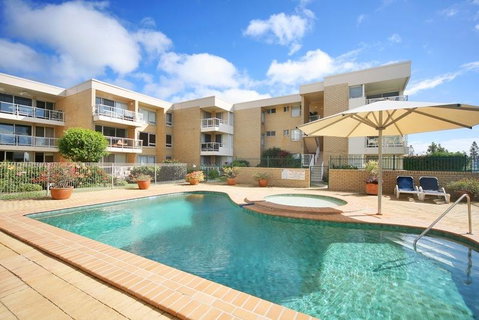 The Headlands Apartments - Kawana Tourism 0