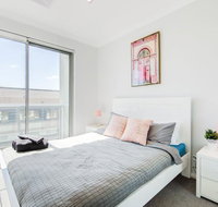 The Heart of Northbridge with Complimentary Parking Wifi  Netflix - Kawana Tourism
