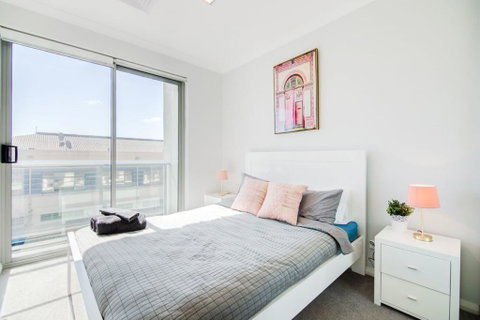 The Heart Of Northbridge With Complimentary Parking, Wifi & Netflix - Kawana Tourism 0