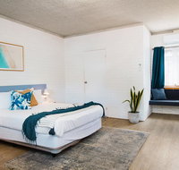 The Med Crescent Head - Kawana Tourism