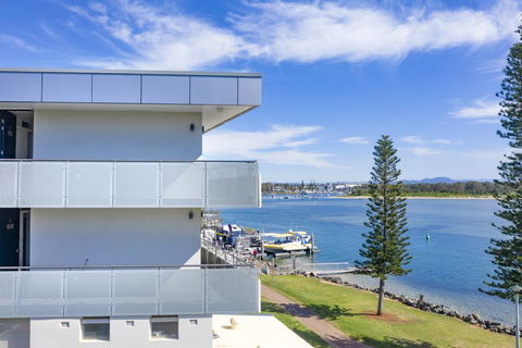 The Mid Pacific - Kawana Tourism 0