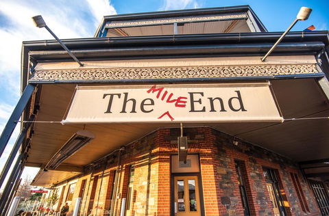 The Mile End Hotel - Kawana Tourism 0